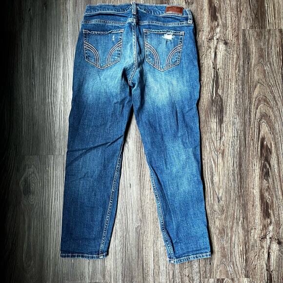 Hollister Women's 25/24 Capri Medium Wash Distressed Button Fly Jeans - Picture 3 of 7